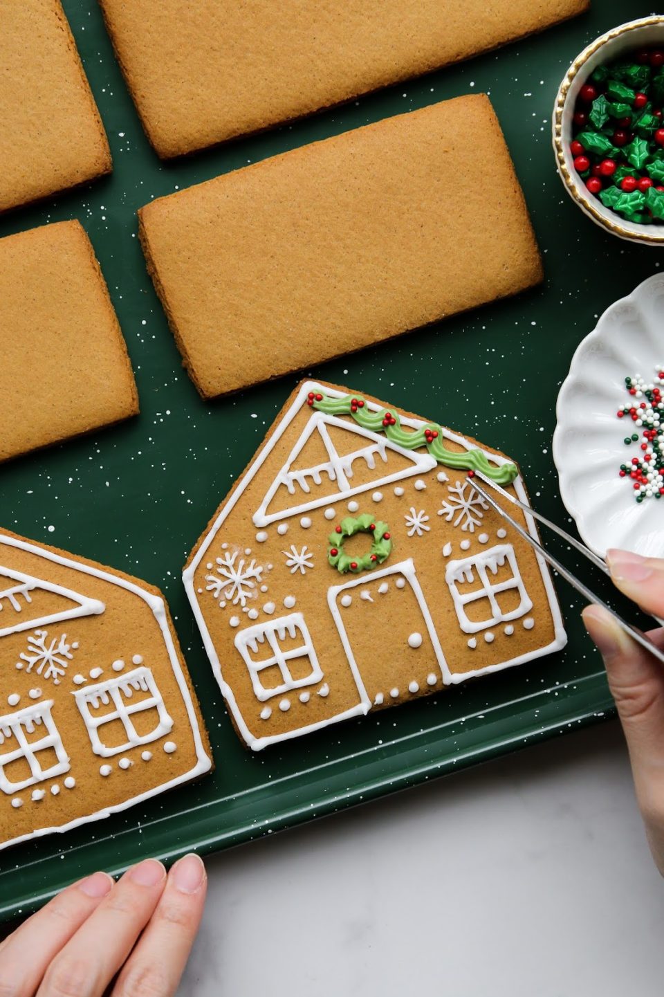 How to Build a Gingerbread House - Wilton