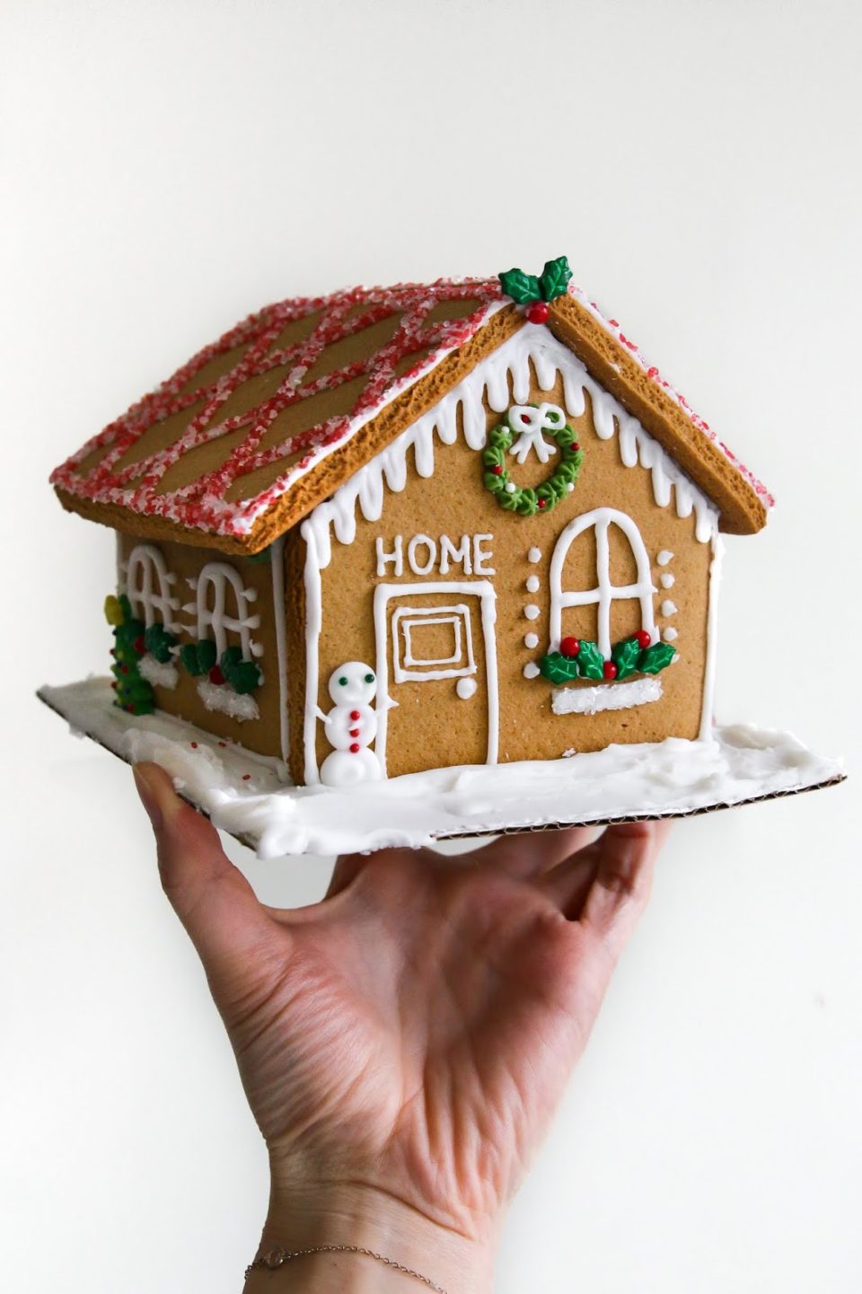 Sweet & Petite Gingerbread Houses (with Wilton!) - Constellation